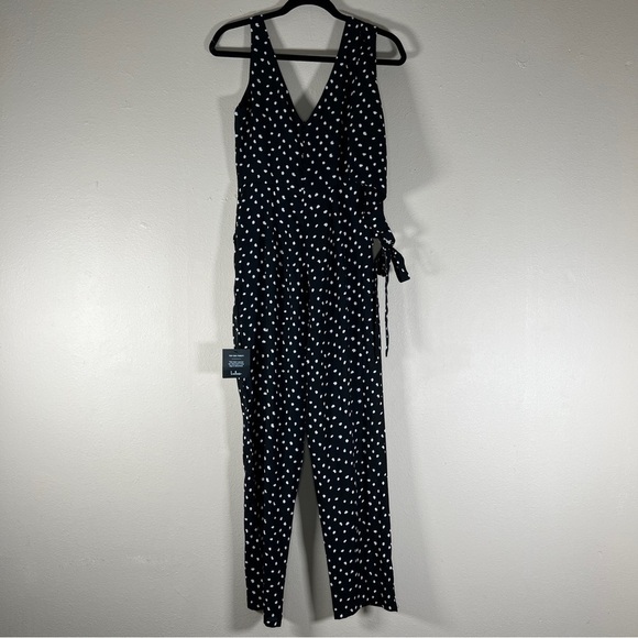 NEW LULUS XS JUMPSUIT BLACK WHITE POLKA DOT V NECK ASYMMETRICAL SLEEVE RETRO - Picture 6 of 15